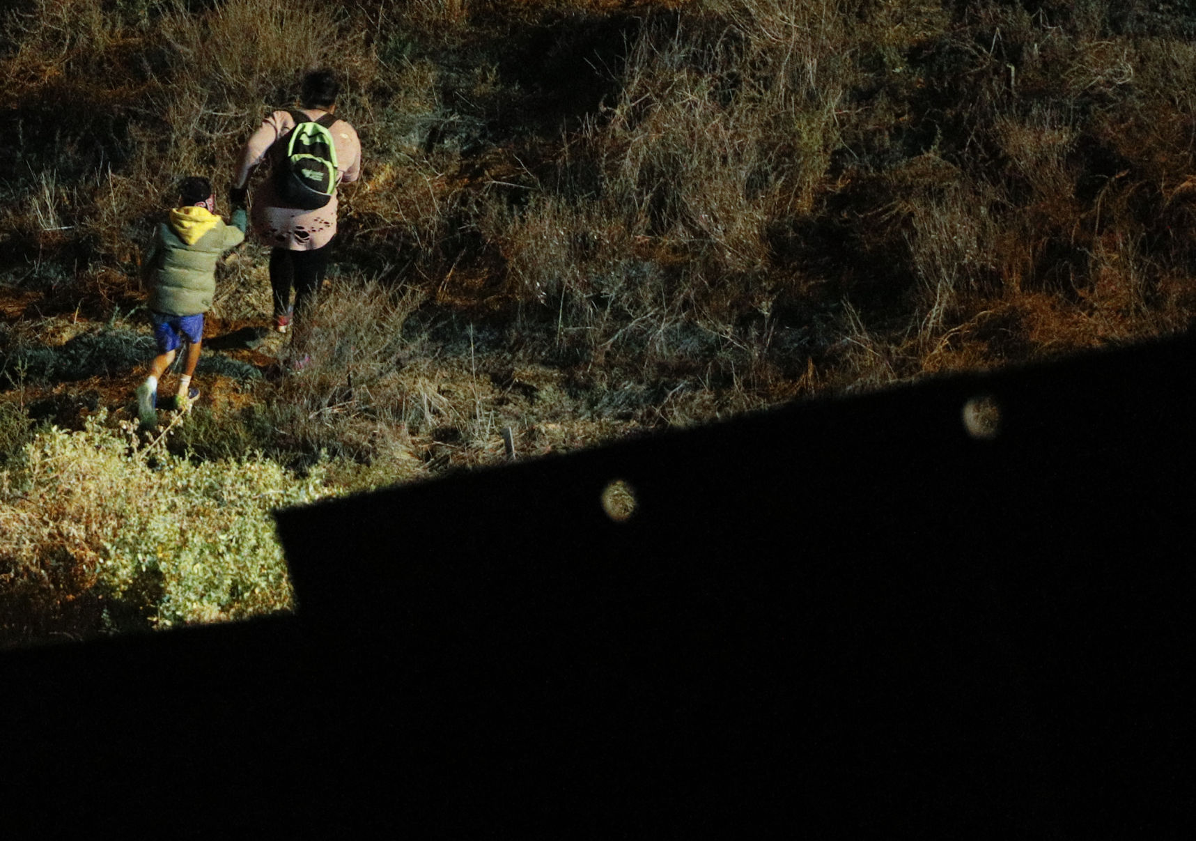 Central America Migrant Caravan - Jumping the Wall Photo Gallery